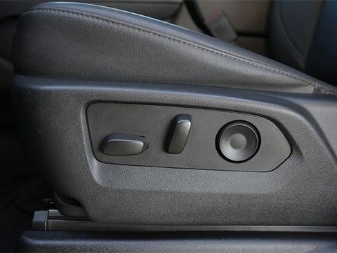 Used 2023 Chevrolet Tahoe Z71 w/ Luxury Package image 21