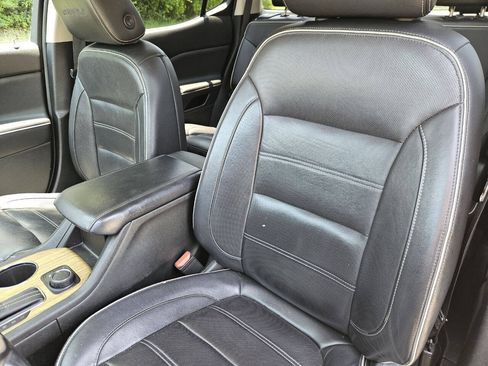 Used 2018 GMC Acadia Denali w/ Technology Package AWD/4WD image 11