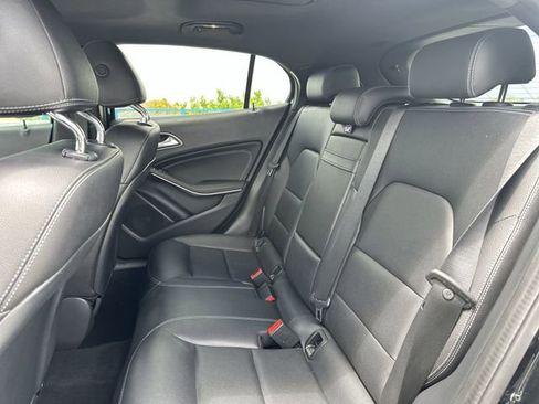 Used 2017 Mercedes-Benz GLA 250 4MATIC image 27