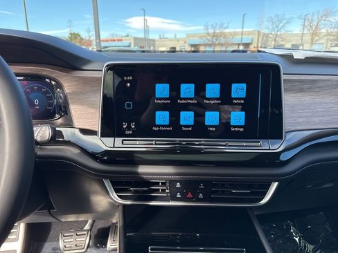 New 2026 Volkswagen Atlas SEL Premium R-Line image 17