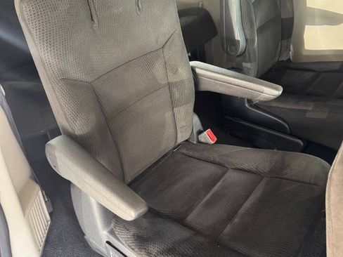 Used 2016 Dodge Grand Caravan SXT w/ Rear Park Assist Package FWD image 19