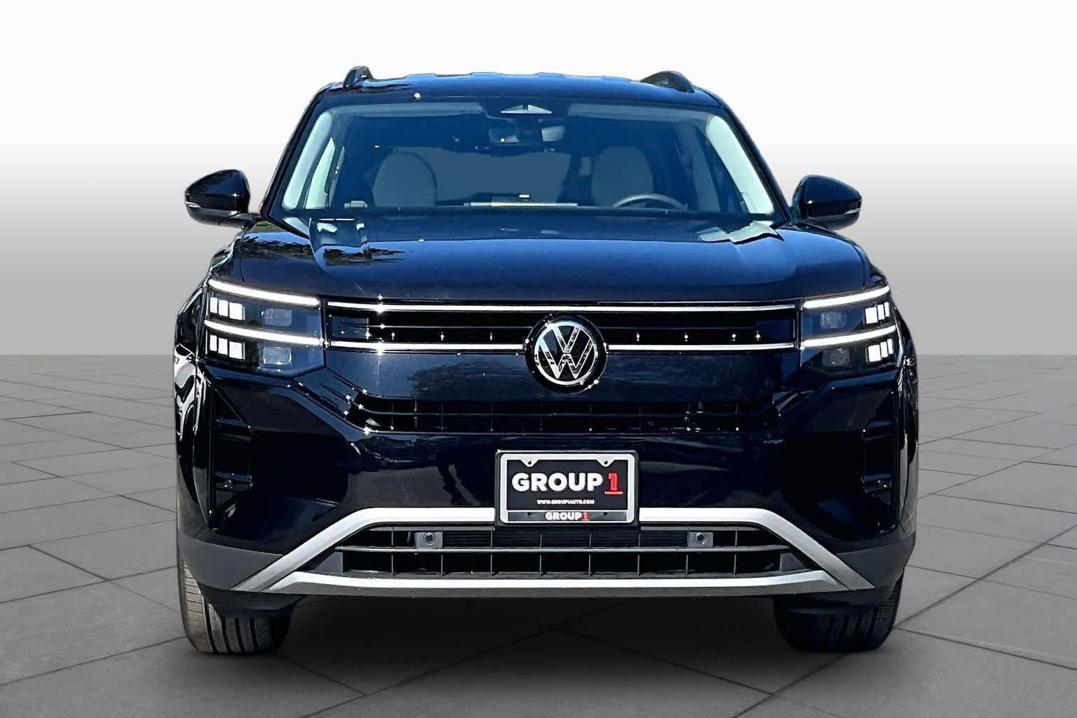 New 2027 Volkswagen Atlas SE FWD image 3