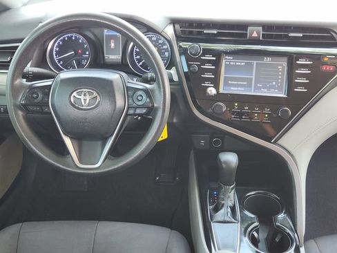 Used 2018 Toyota Camry LE FWD image 26