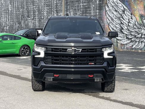 Used 2022 Chevrolet Silverado 1500 LT Trail Boss w/ LPO, Dark Essentials Package AWD/4WD image 2