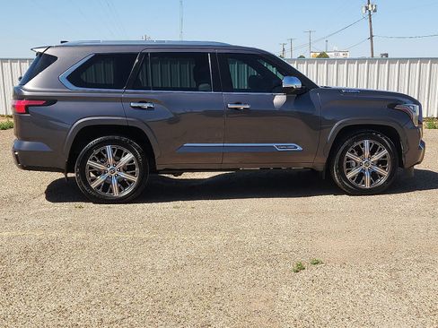 Used 2023 Toyota Sequoia Capstone AWD/4WD image 5