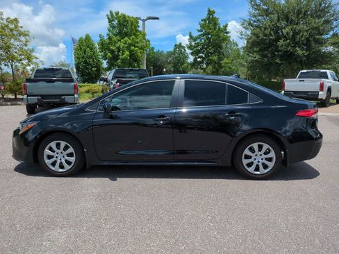 Used 2025 Toyota Corolla LE FWD image 3