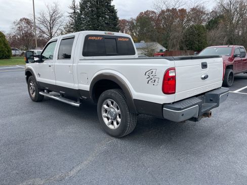 Used 2016 Ford F250 Lariat w/ Lariat Ultimate Package image 3
