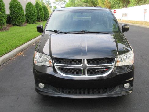 Used 2017 Dodge Grand Caravan SXT FWD image 8