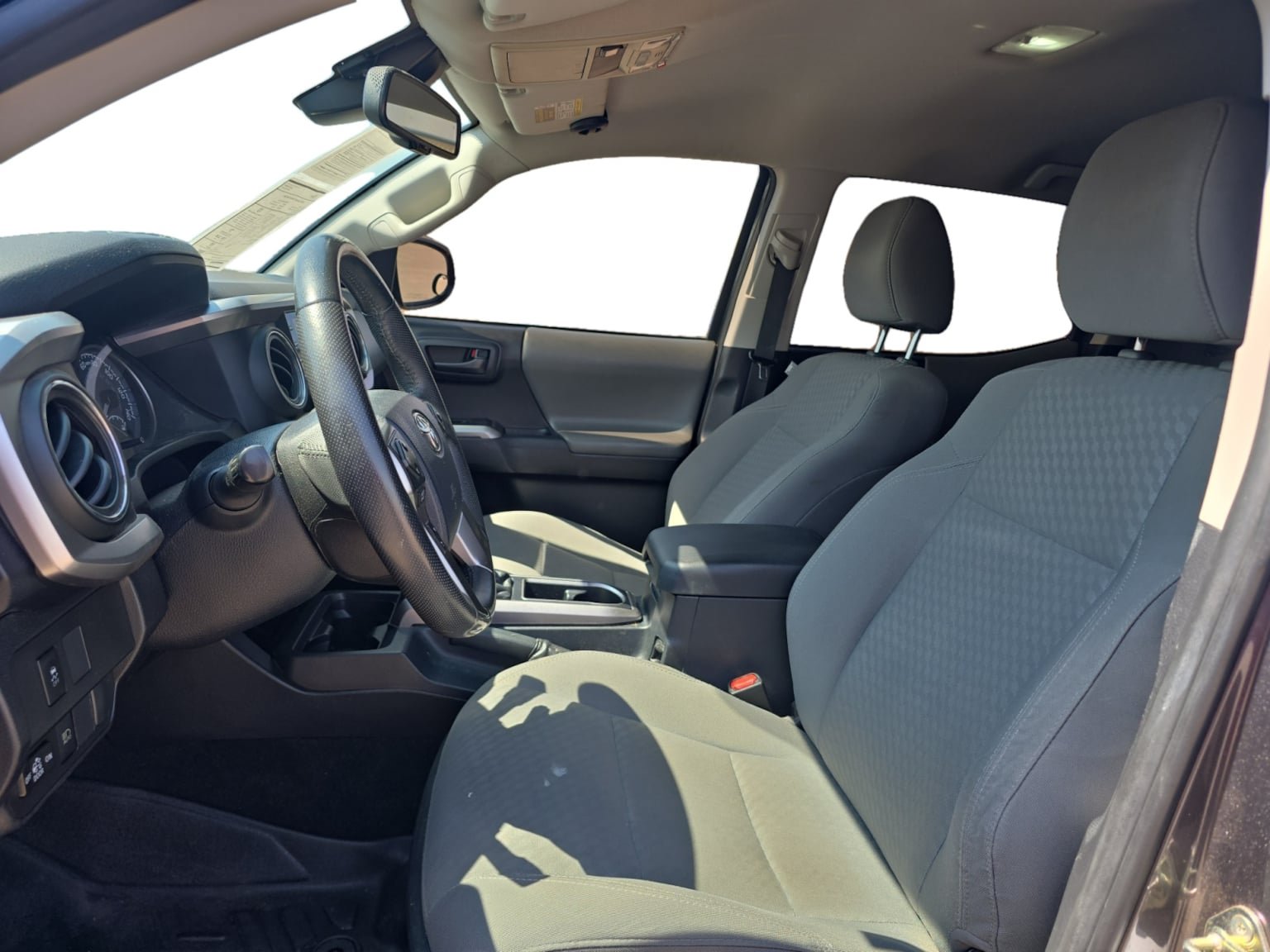 Used 2020 Toyota Tacoma SR5 RWD image 10