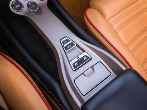 Certified 2014 Ferrari California image 36