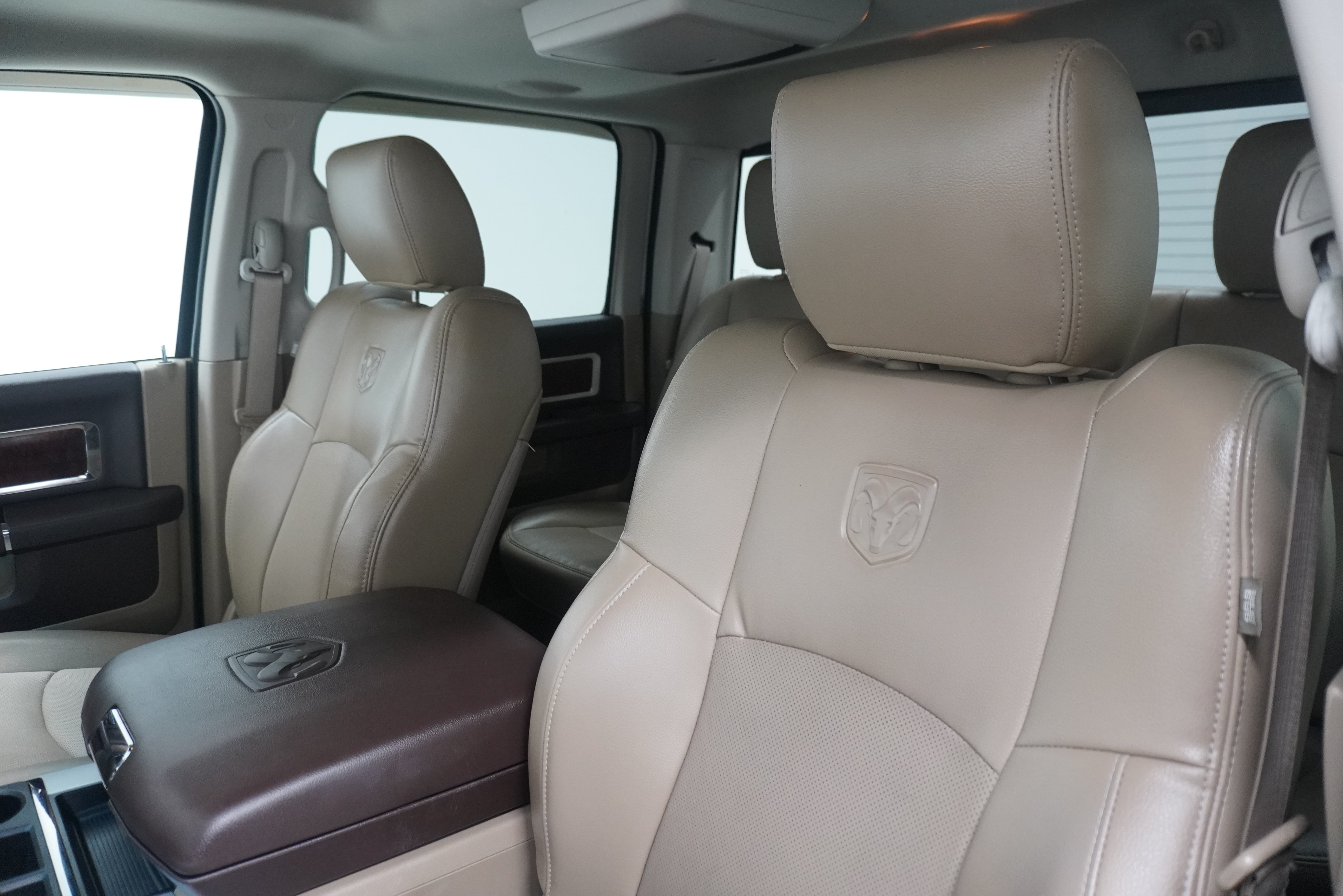 Used 2012 RAM 1500 Laramie RWD image 9
