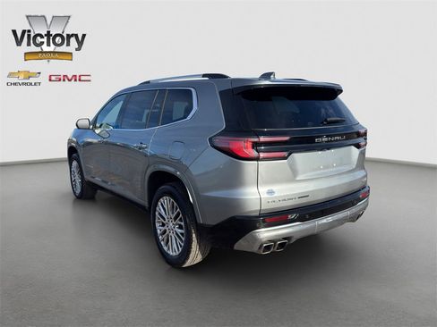 Used 2024 GMC Acadia Denali image 4