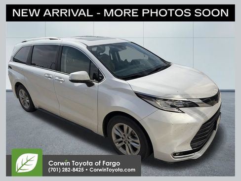 Used 2023 Toyota Sienna Limited AWD/4WD image 1