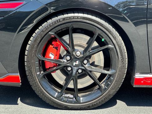 Used 2025 Hyundai Elantra N image 32