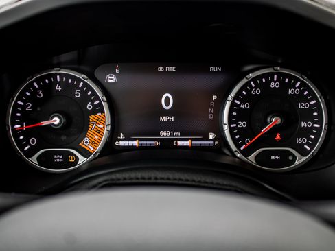 Used 2023 Jeep Renegade Limited image 27