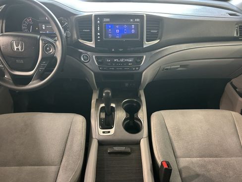 Used 2017 Honda Pilot EX image 4