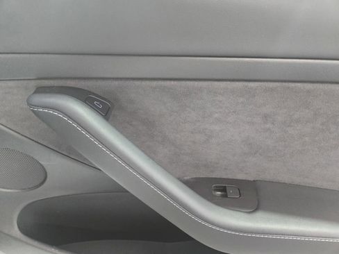 Used 2023 Tesla Model 3 Standard Range RWD image 8