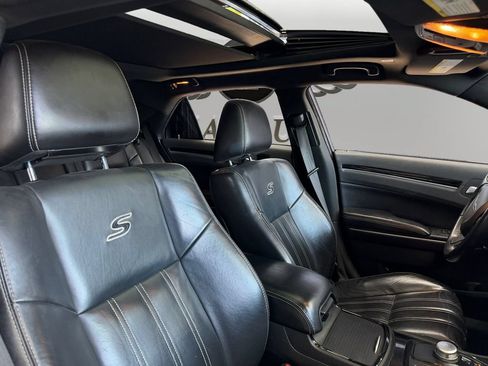 Used 2022 Chrysler 300 S RWD image 15