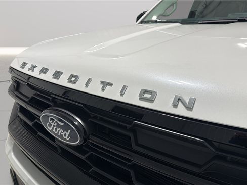 New 2025 Ford Expedition Active image 28