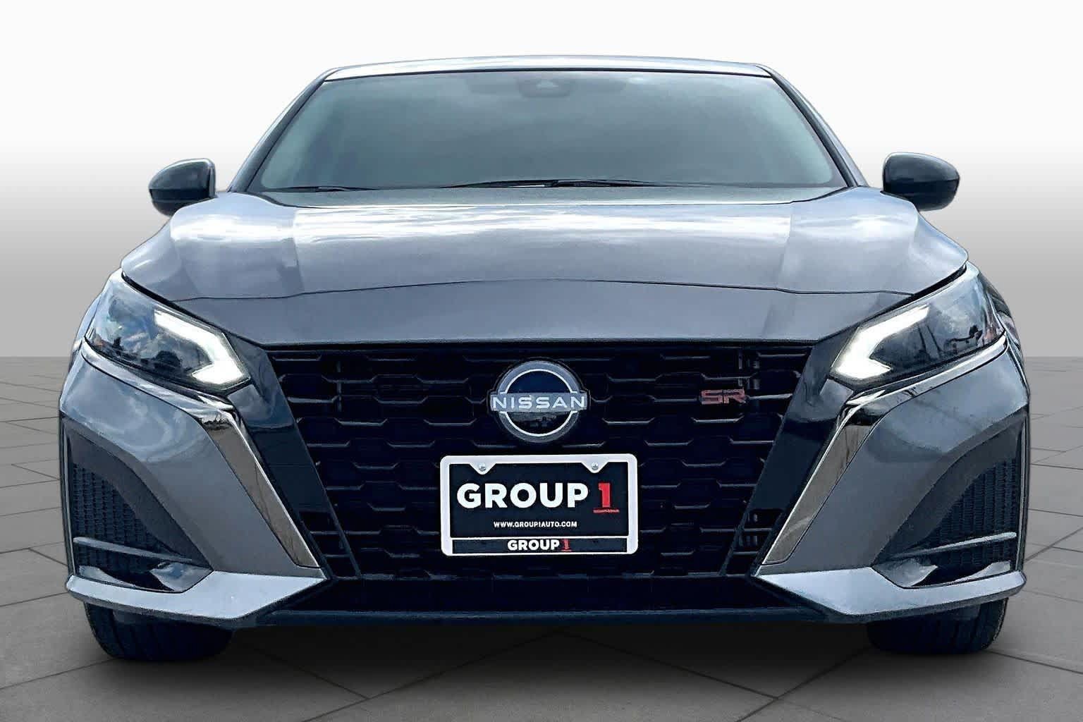 Used 2025 Nissan Altima 2.5 SR w/ SR Premium Package FWD image 4