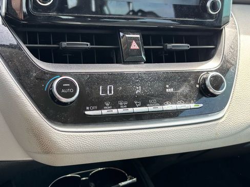 Used 2020 Toyota Corolla LE image 10