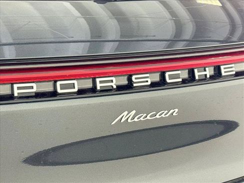 Used 2026 Porsche Macan AWD/4WD image 25