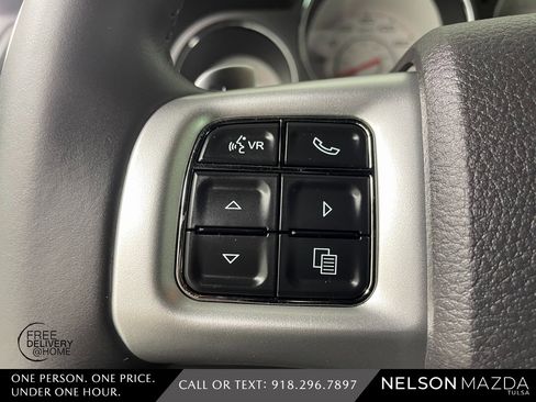 Used 2013 Dodge Challenger R/T image 25