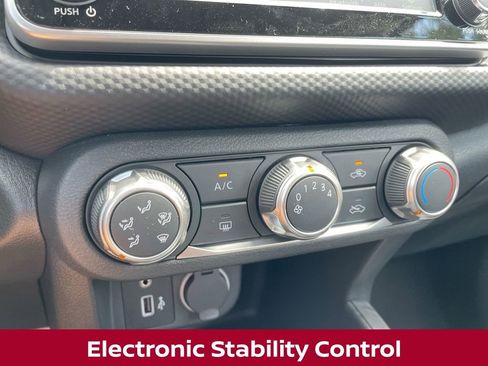 New 2025 Nissan Kicks Play S image 31