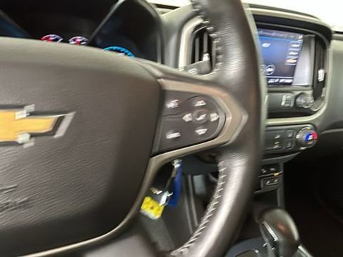 Used 2022 Chevrolet Colorado Z71 AWD/4WD image 17