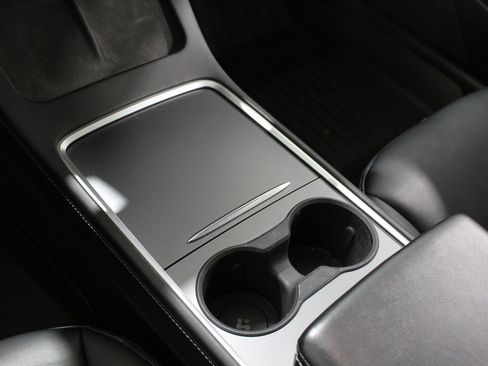 Used 2021 Tesla Model 3 Standard Range Plus image 16