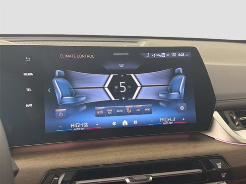 New 2026 BMW X1 xDrive28i w/ Technology Package AWD/4WD image 16