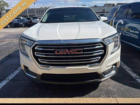 Used 2022 GMC Terrain SLT w/ LPO, Floor Liner Package AWD/4WD image 2