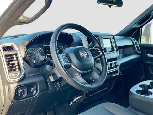 Used 2024 RAM 3500 Tradesman w/ Chrome Appearance Group image 9