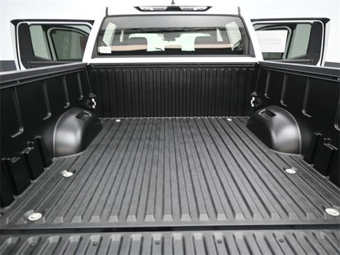 New 2026 Toyota Tundra SR image 12