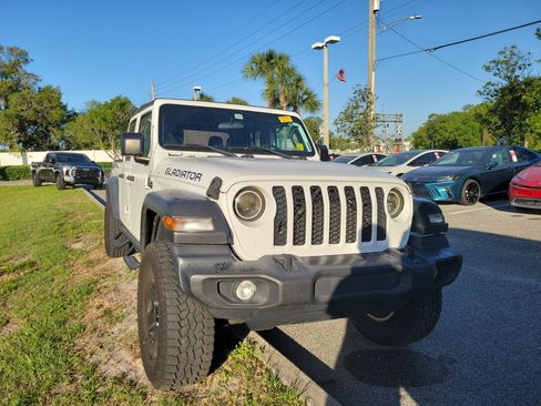 Used 2020 Jeep Gladiator Sport w/ Quick Order Package 24S image 6