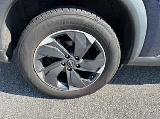 Used 2024 Nissan Rogue SV FWD video 1