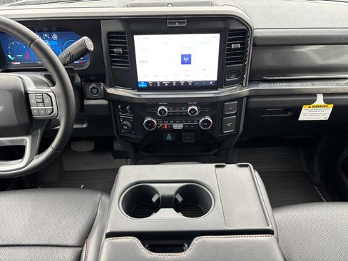 New 2025 Ford F250 Lariat w/ Black Appearance Package image 17