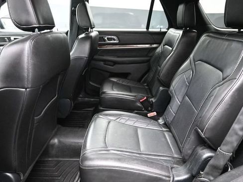Used 2018 Ford Explorer Platinum AWD/4WD image 19