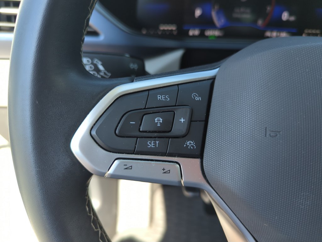 Certified 2023 Volkswagen Taos SE FWD image 22