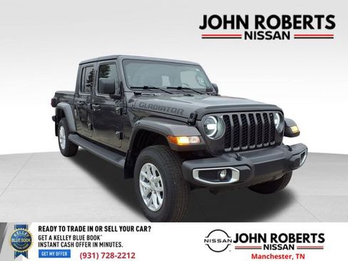Used 2023 Jeep Gladiator Sport image 1