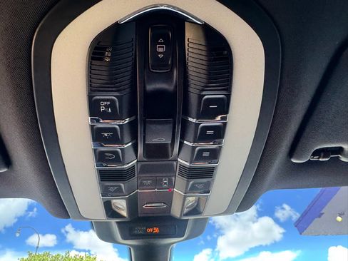 Used 2016 Porsche Macan S AWD/4WD image 42