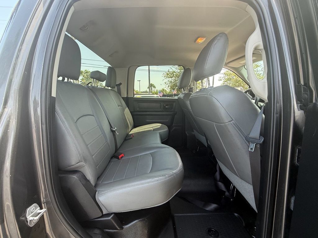 Used 2016 RAM 2500 Tradesman w/ Chrome Appearance Group AWD/4WD image 11