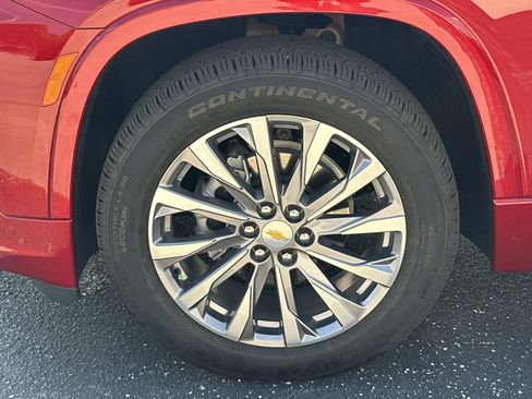 Used 2023 Chevrolet Traverse Premier FWD image 13