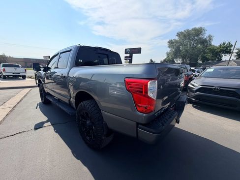 Used 2018 Nissan Titan SV w/ SV Convenience Package AWD/4WD image 6