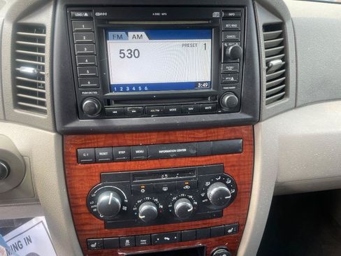 Used 2005 Jeep Grand Cherokee Limited AWD/4WD image 8