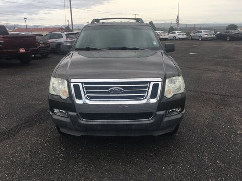 Used 2008 Ford Explorer Sport Trac XLT RWD image 2