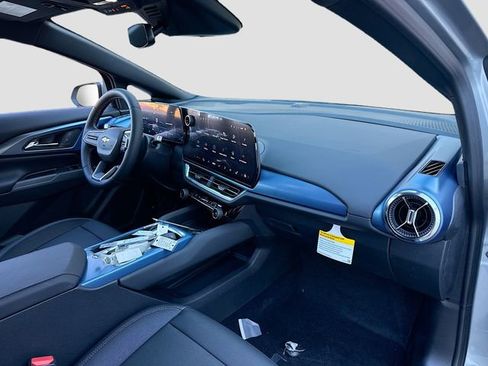 New 2026 Chevrolet Equinox EV LT FWD image 29