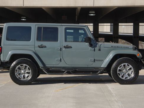 Used 2015 Jeep Wrangler Unlimited Rubicon w/ Dual Top Group image 17