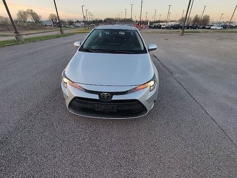 Certified 2025 Toyota Corolla LE image 17