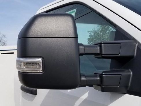 New 2025 Ford F550 4x4 Regular Cab Super Duty image 9